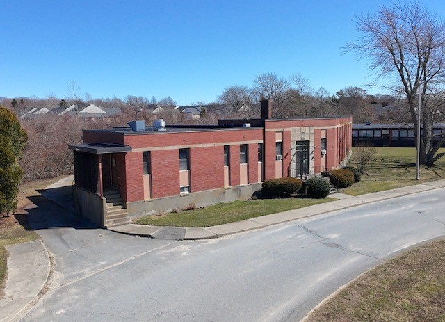 911 West Main Road