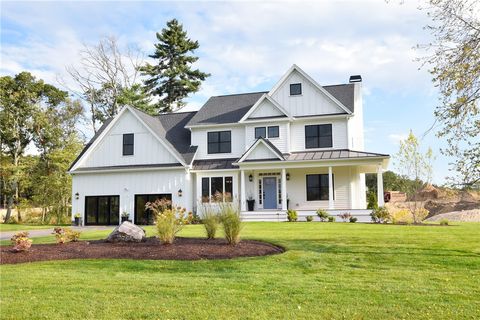 01 Paula Lane Cranston RI 02921