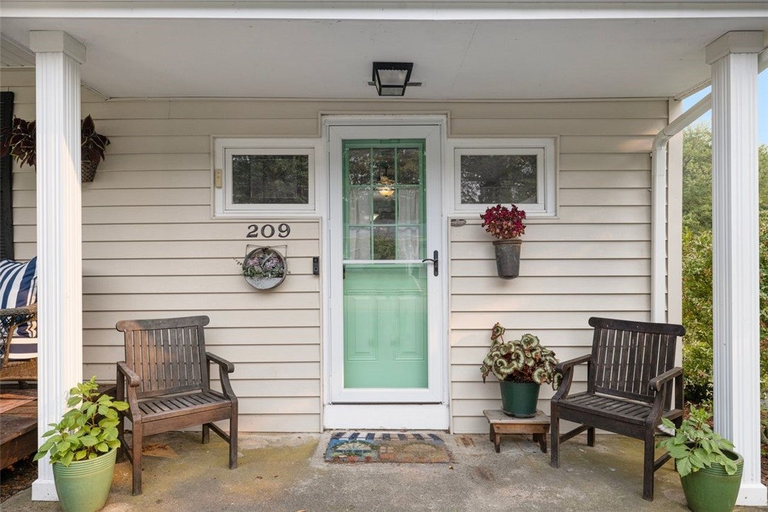 209 Dahlia Drive
