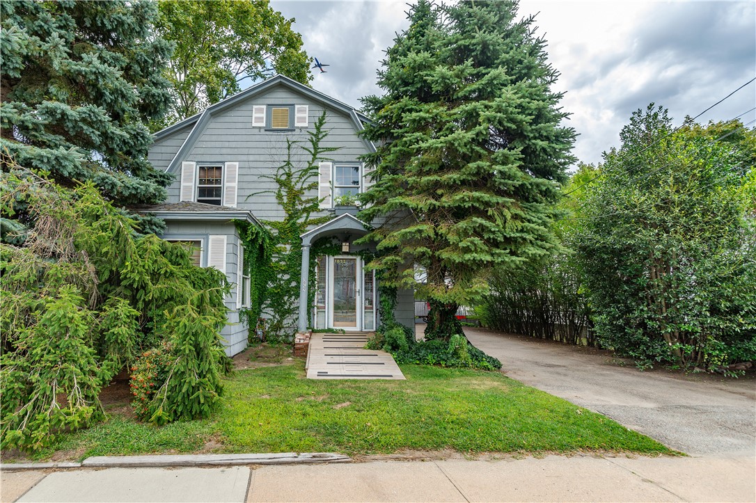 Warwick, Rhode Island 02888, United States, 3 Bedrooms Bedrooms, ,2 BathroomsBathrooms,Residential,Active,199774