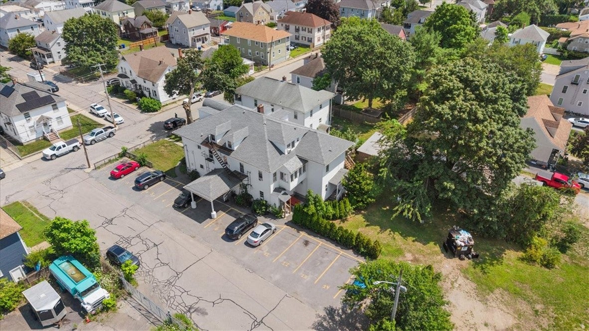 82 Pond Street