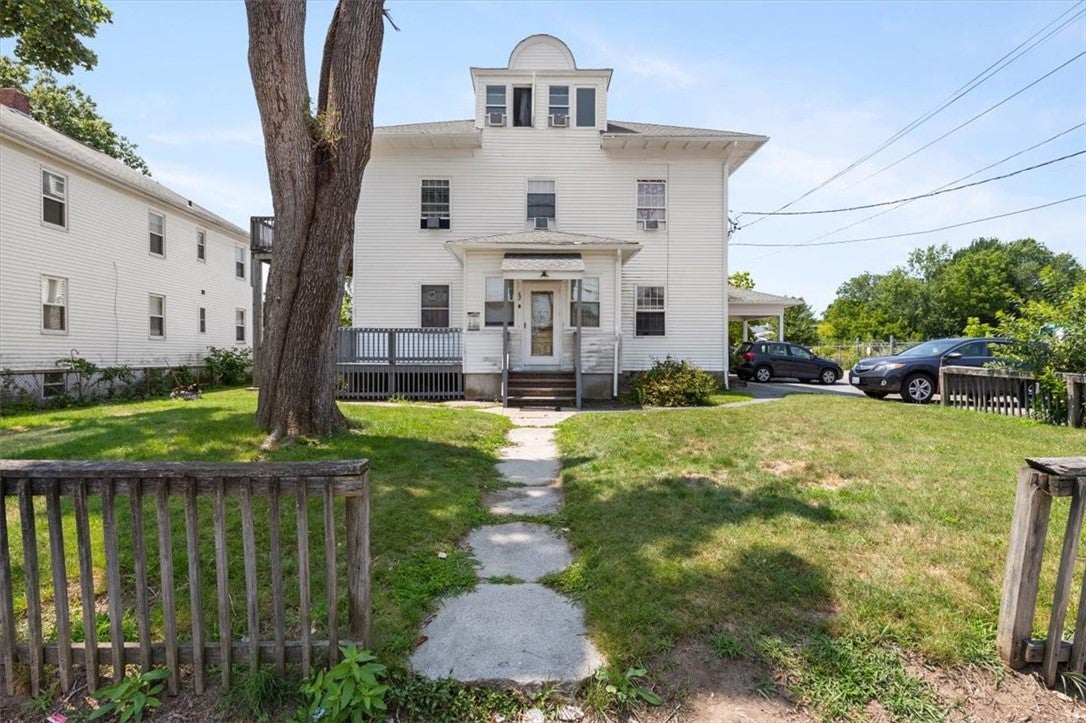 82 Pond Street