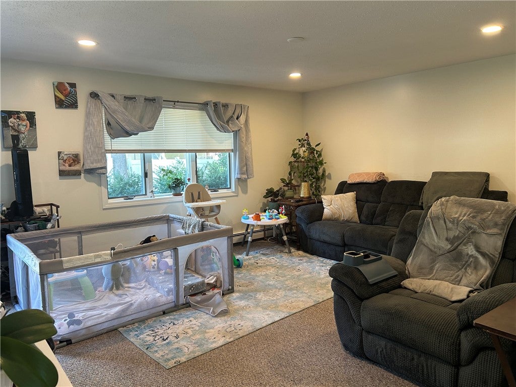 16 Manville Avenue 18