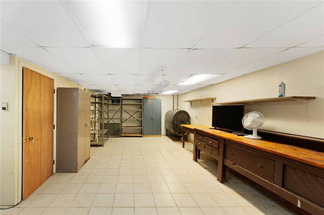 Richmond, Rhode Island 02892, United States, 3 Bedrooms Bedrooms, ,2 BathroomsBathrooms,Residential,Pending,200597