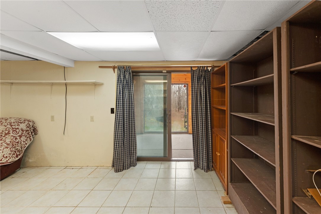 Richmond, Rhode Island 02892, United States, 3 Bedrooms Bedrooms, ,2 BathroomsBathrooms,Residential,Pending,200597