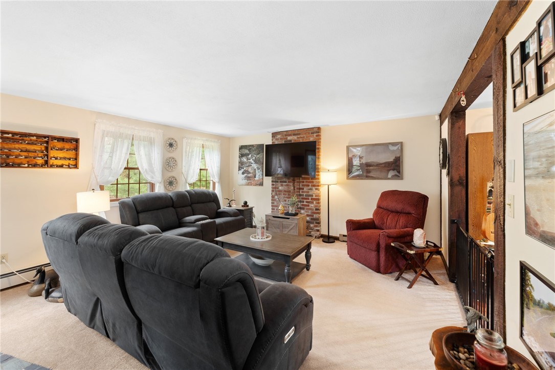 Richmond, Rhode Island 02892, United States, 3 Bedrooms Bedrooms, ,2 BathroomsBathrooms,Residential,Pending,200597