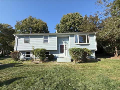 7 Leatherleaf Road Narragansett RI 02882