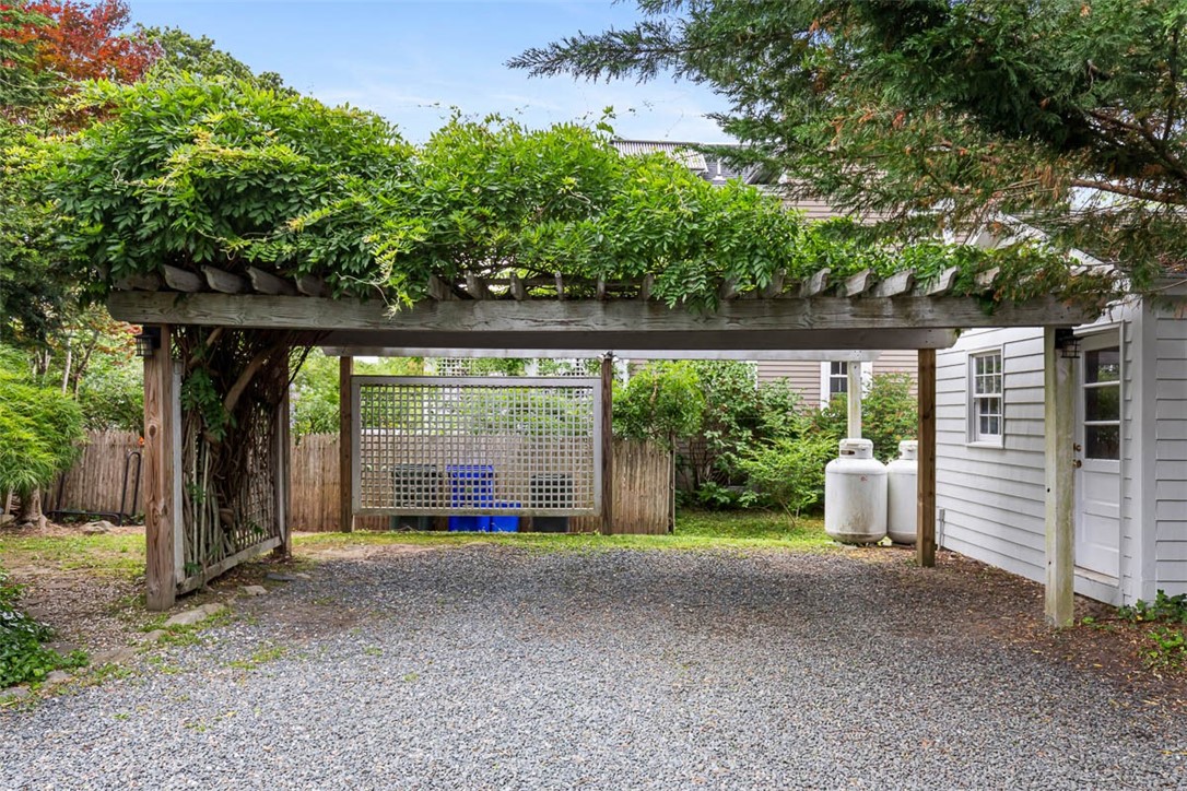 4 Garfield Avenue