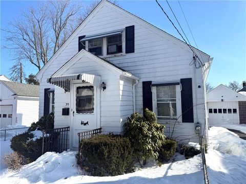 39 Hillview Avenue Providence RI 02908