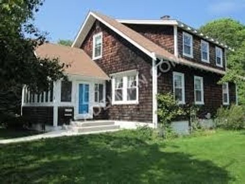 79 Green Lane Jamestown RI 02835