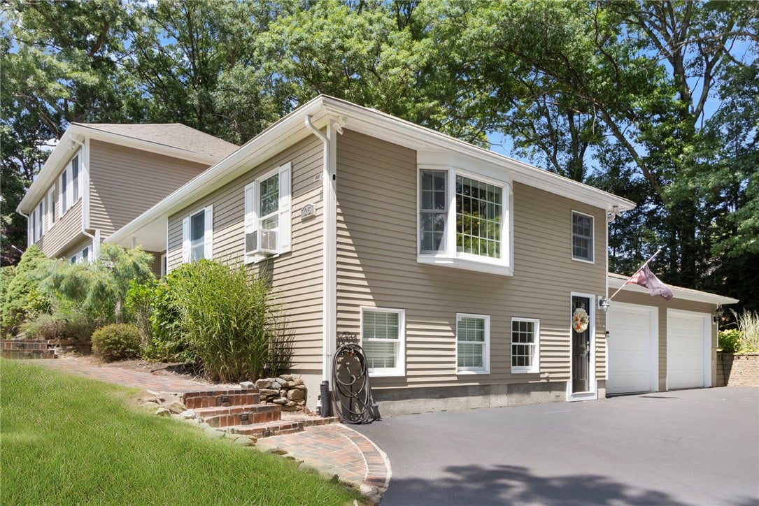 25 Factory Pond Circle