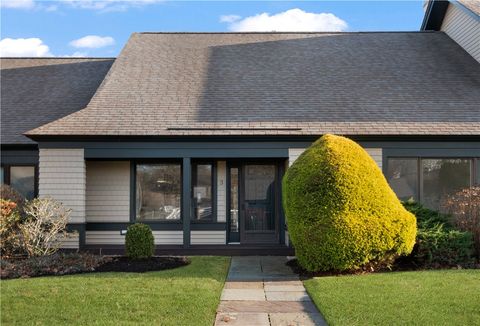3 Martingale Lane Narragansett RI 02882