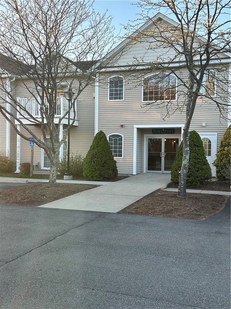 2 Gray Coach Lane 202