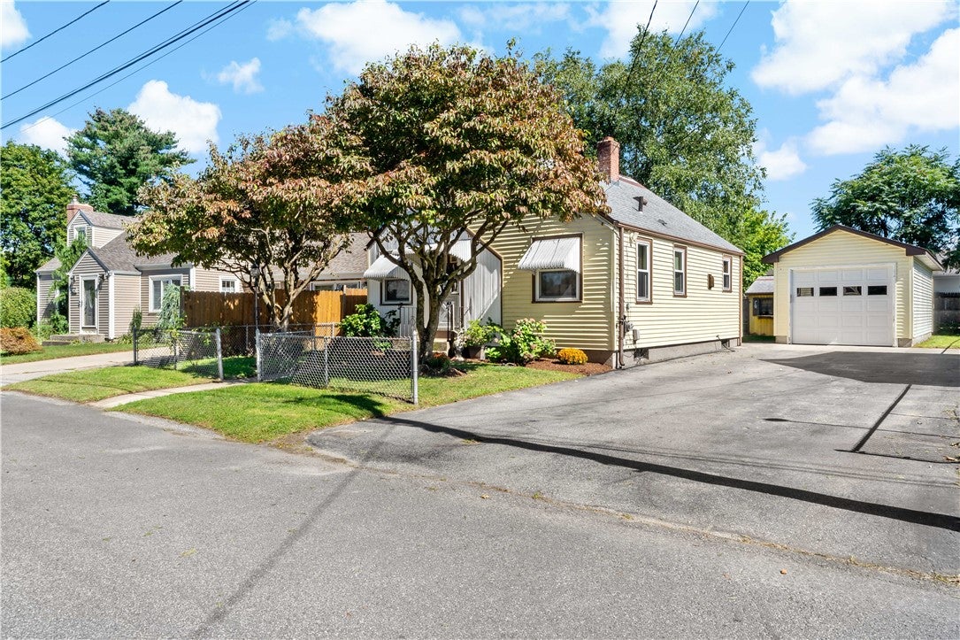 66 LARCHMERE Drive