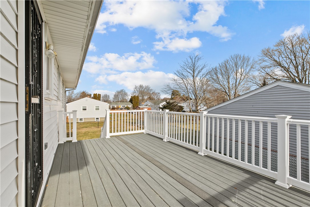 Middletown, Rhode Island 02842, United States, 4 Bedrooms Bedrooms, ,2 BathroomsBathrooms,Residential,Pending,16833