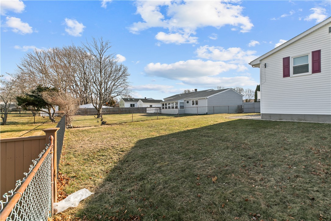 Middletown, Rhode Island 02842, United States, 4 Bedrooms Bedrooms, ,2 BathroomsBathrooms,Residential,Pending,16833