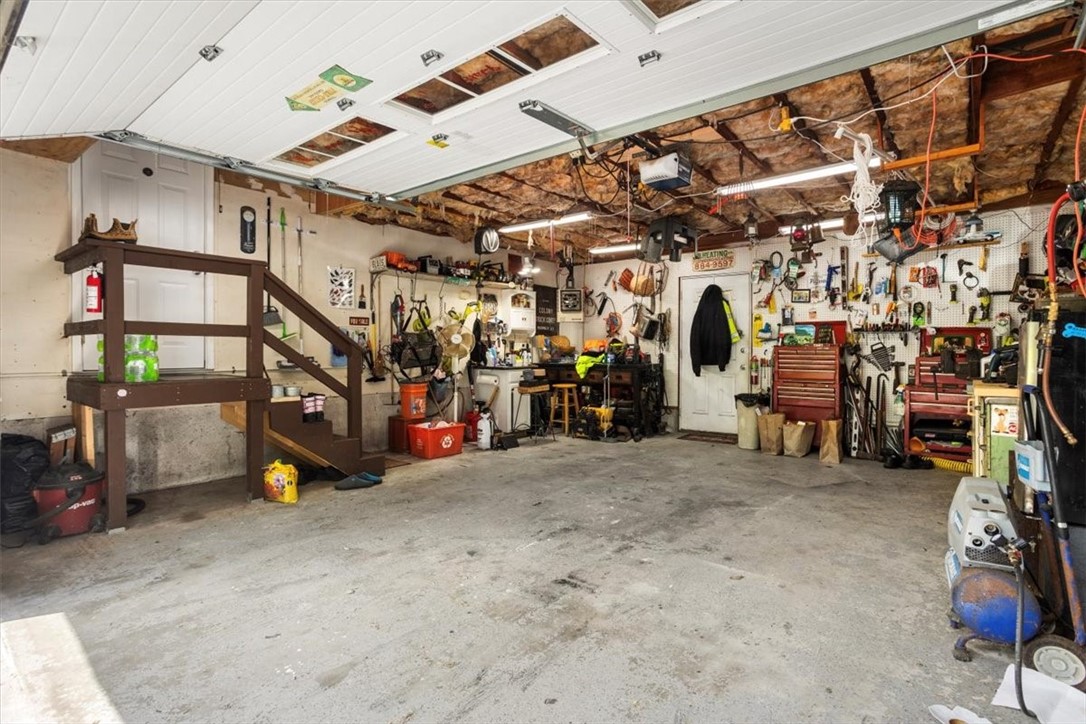 Sterling, Connecticut 06377, United States, 2 Bedrooms Bedrooms, ,1 BathroomBathrooms,Residential,Active,174329