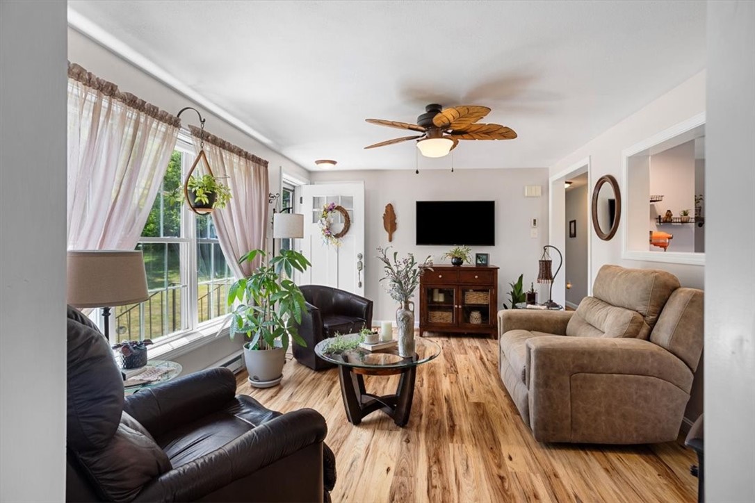 Sterling, Connecticut 06377, United States, 2 Bedrooms Bedrooms, ,1 BathroomBathrooms,Residential,Active,174329