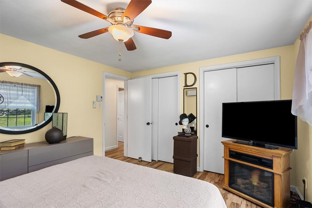 Sterling, Connecticut 06377, United States, 2 Bedrooms Bedrooms, ,1 BathroomBathrooms,Residential,Active,174329