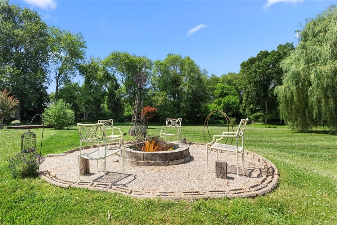 Sterling, Connecticut 06377, United States, 2 Bedrooms Bedrooms, ,1 BathroomBathrooms,Residential,Active,174329