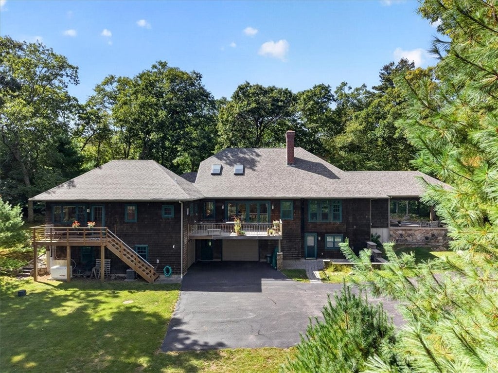 10 Pinecrest Road