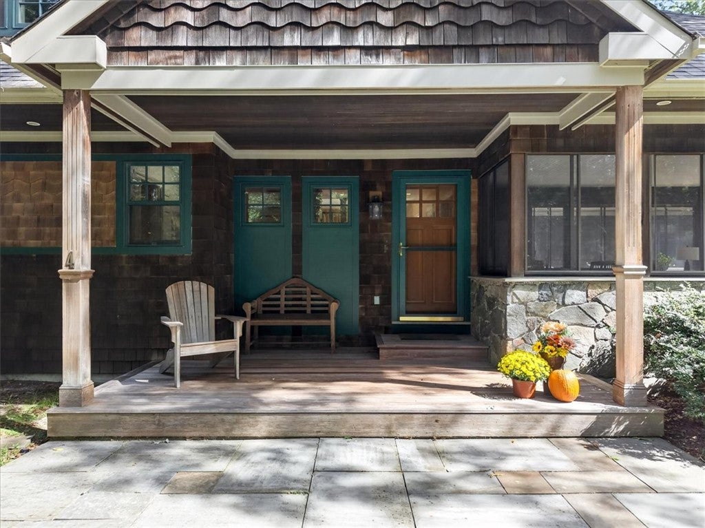 10 Pinecrest Road