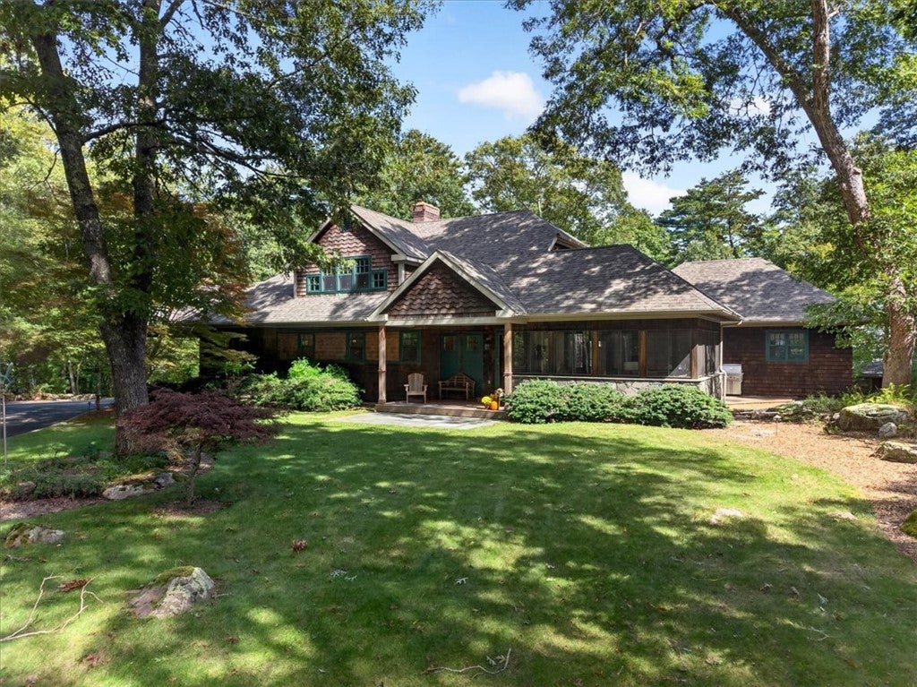 10 Pinecrest Road