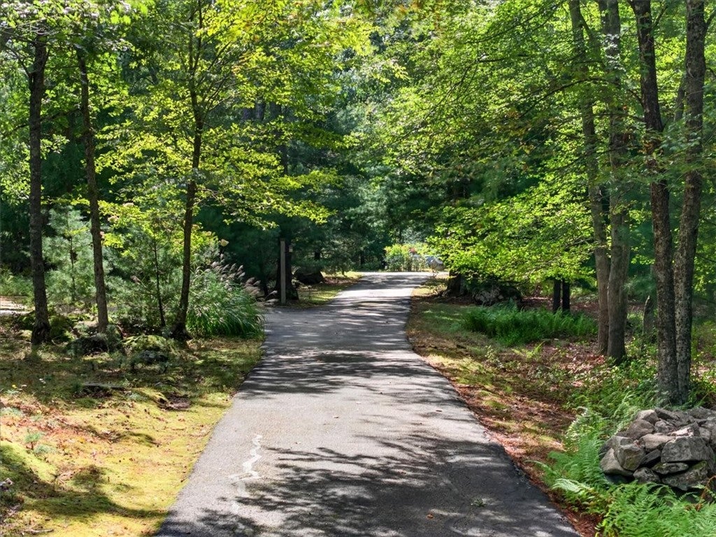 10 Pinecrest Road