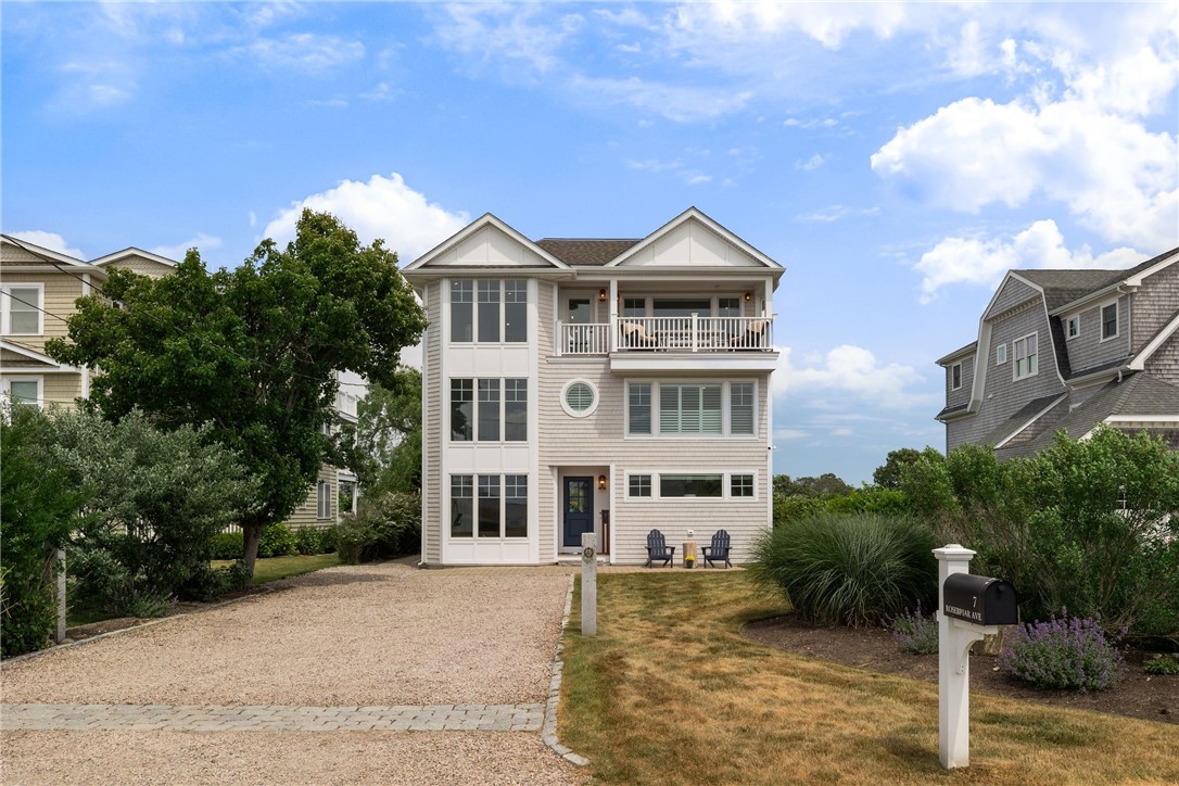 7 Rosebriar Avenue