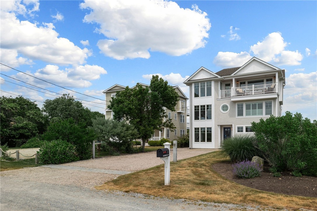 7 Rosebriar Avenue