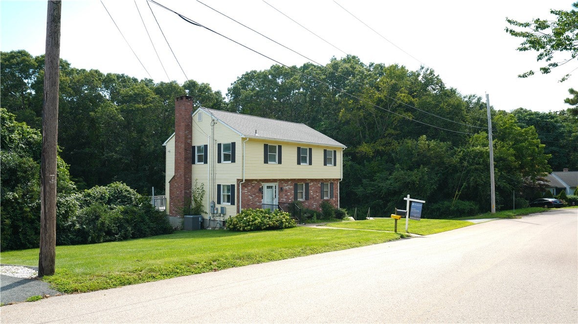 8 Pequot Avenue