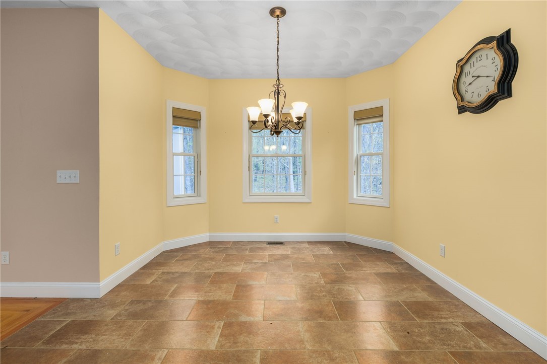 Cranston, Rhode Island, 02921, United States, 3 Bedrooms Bedrooms, ,3 BathroomsBathrooms,Residential,Active,2043797