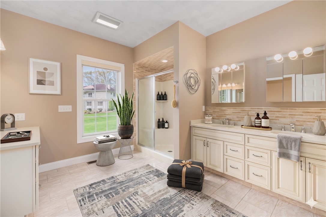 Cranston, Rhode Island, 02921, United States, 3 Bedrooms Bedrooms, ,3 BathroomsBathrooms,Residential,Active,2043797