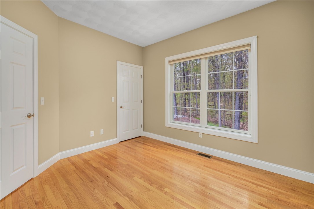 Cranston, Rhode Island, 02921, United States, 3 Bedrooms Bedrooms, ,3 BathroomsBathrooms,Residential,Active,2043797