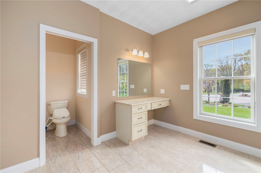 Cranston, Rhode Island, 02921, United States, 3 Bedrooms Bedrooms, ,3 BathroomsBathrooms,Residential,Active,2043797