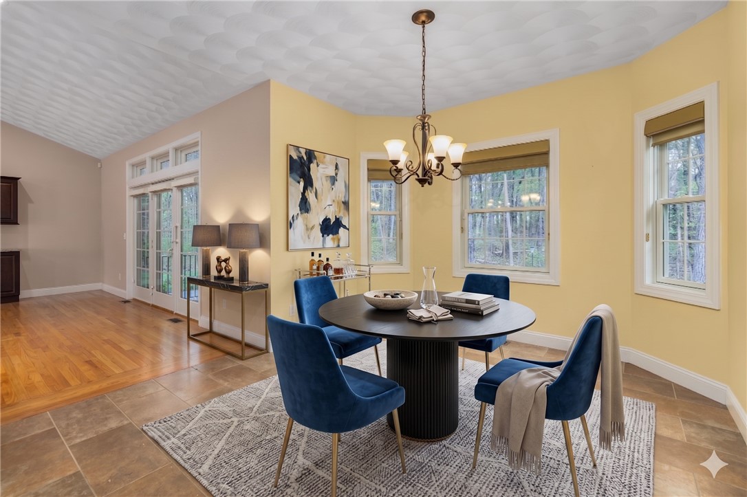Cranston, Rhode Island, 02921, United States, 3 Bedrooms Bedrooms, ,3 BathroomsBathrooms,Residential,Active,2043797