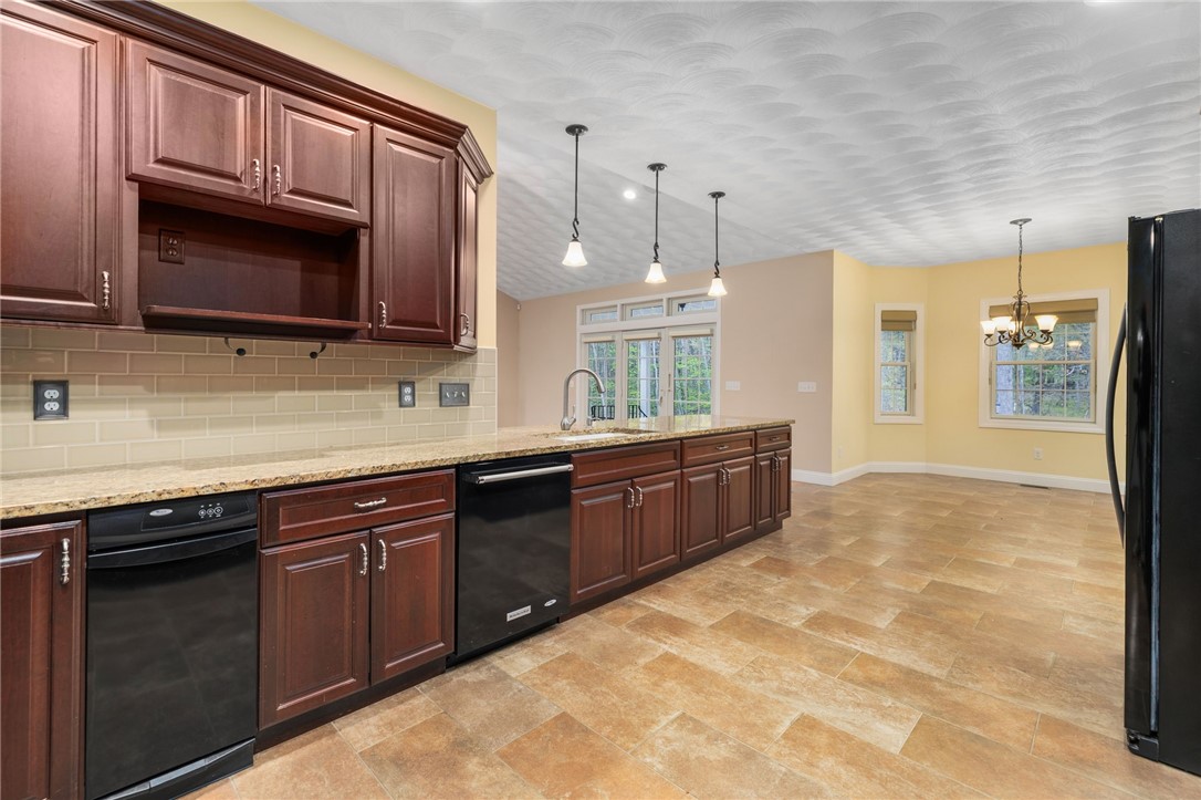 Cranston, Rhode Island, 02921, United States, 3 Bedrooms Bedrooms, ,3 BathroomsBathrooms,Residential,Active,2043797