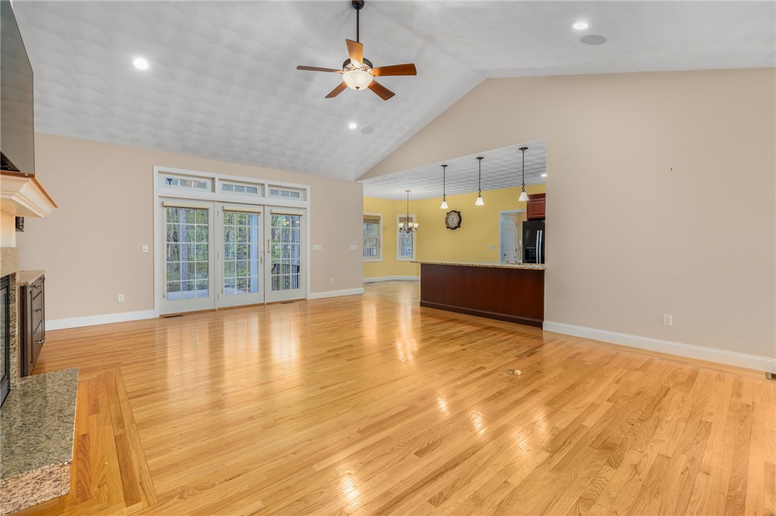 Cranston, Rhode Island, 02921, United States, 3 Bedrooms Bedrooms, ,3 BathroomsBathrooms,Residential,Active,2043797