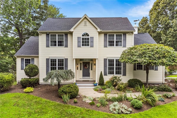 481 GLEN HILL DR, SAUNDERSTOWN, RI 02874 - Image cb11a1ad65be2a67bb52b005cbfcf3d5/1294341203
