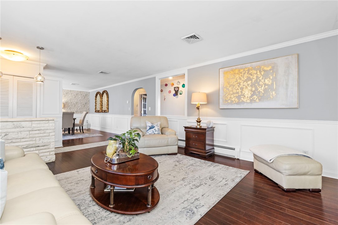 135 Meshanticut Valley Parkway