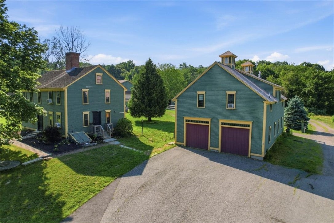 32 Equestrian Way