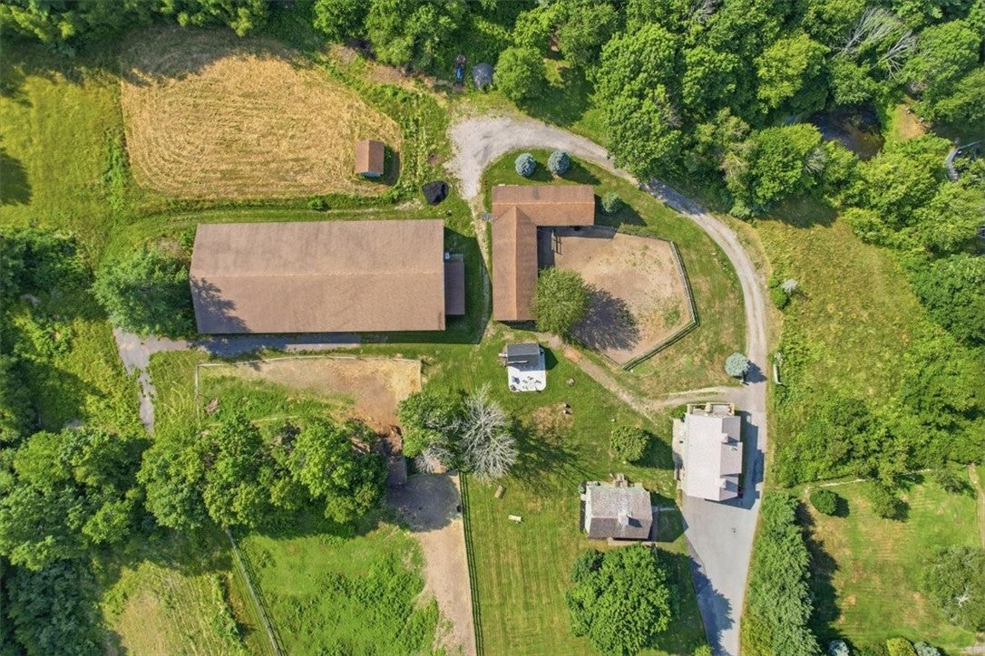 32 Equestrian Way