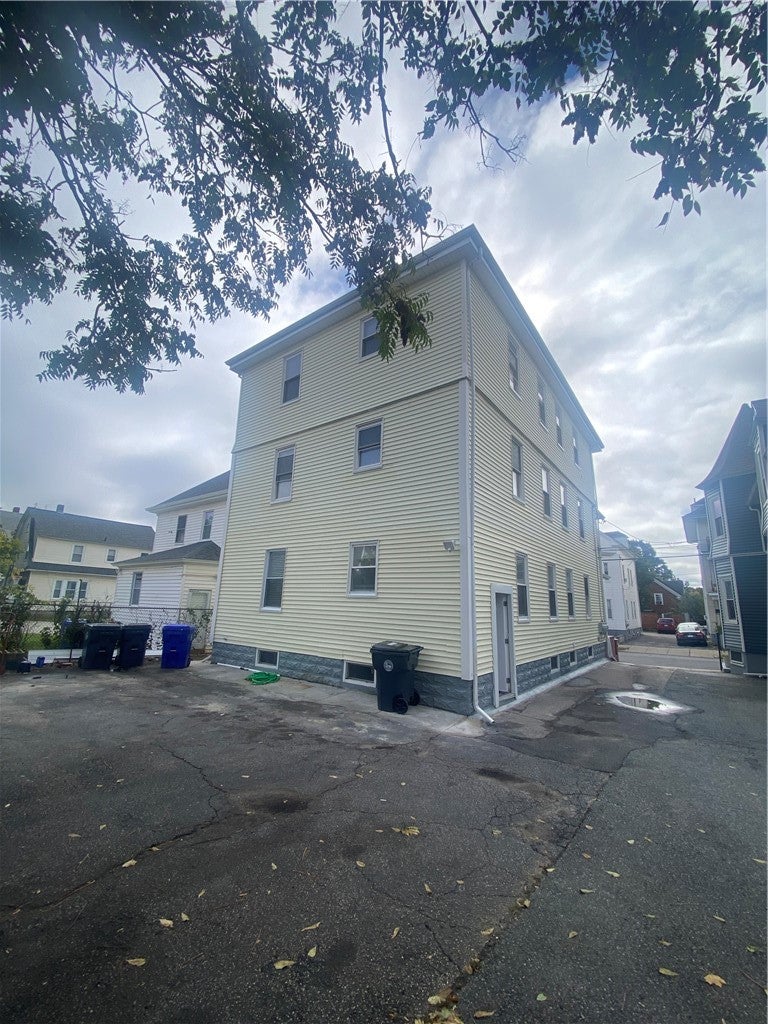 195 Ohio Avenue 197