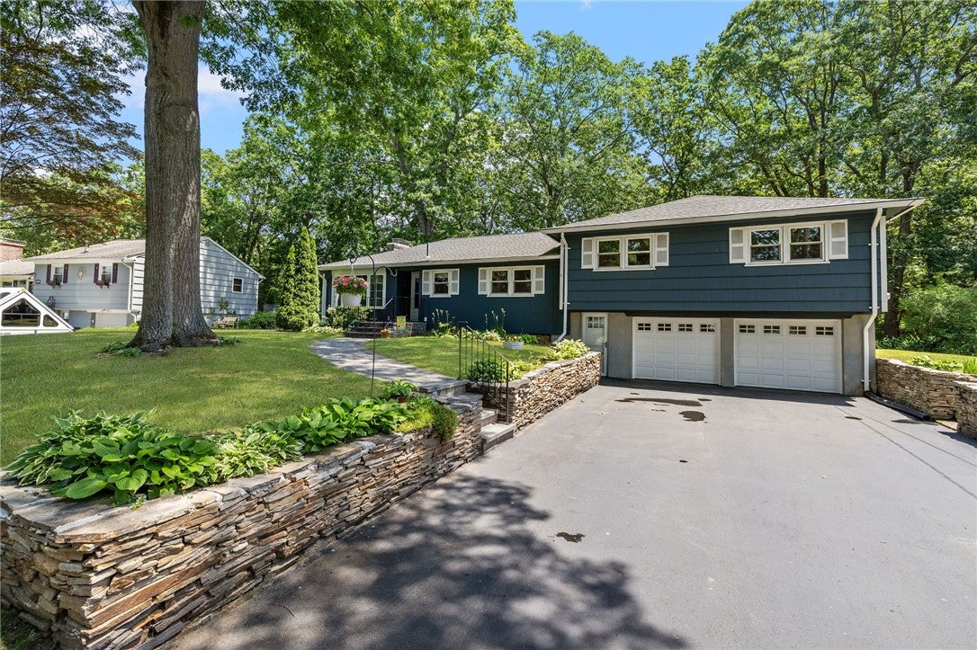 103 BIRCHWOOD Drive