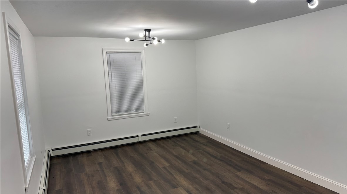 40 E Greenwich Avenue