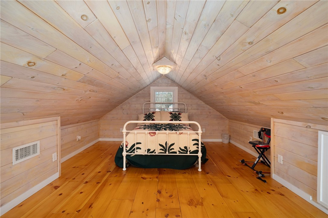 Warwick, Rhode Island 02888, United States, 2 Bedrooms Bedrooms, ,3 BathroomsBathrooms,Residential,Active,92544