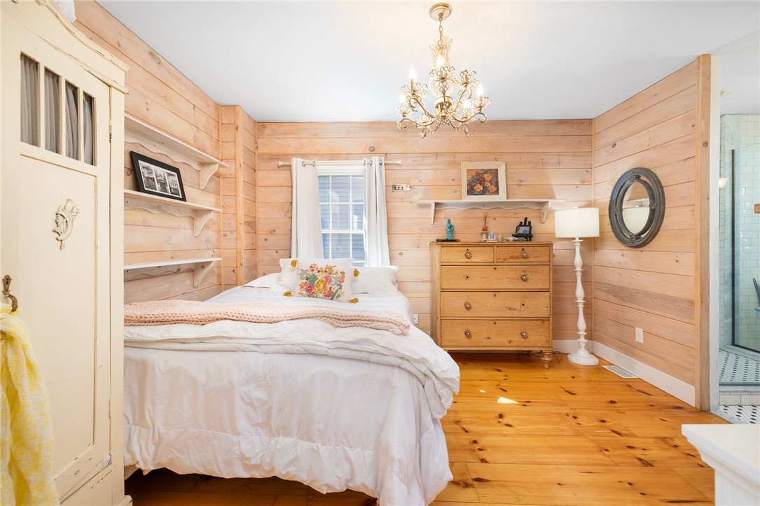 Warwick, Rhode Island 02888, United States, 2 Bedrooms Bedrooms, ,3 BathroomsBathrooms,Residential,Active,92544