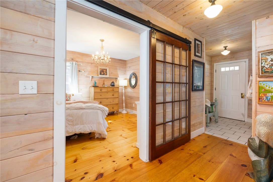 Warwick, Rhode Island 02888, United States, 2 Bedrooms Bedrooms, ,3 BathroomsBathrooms,Residential,Active,92544