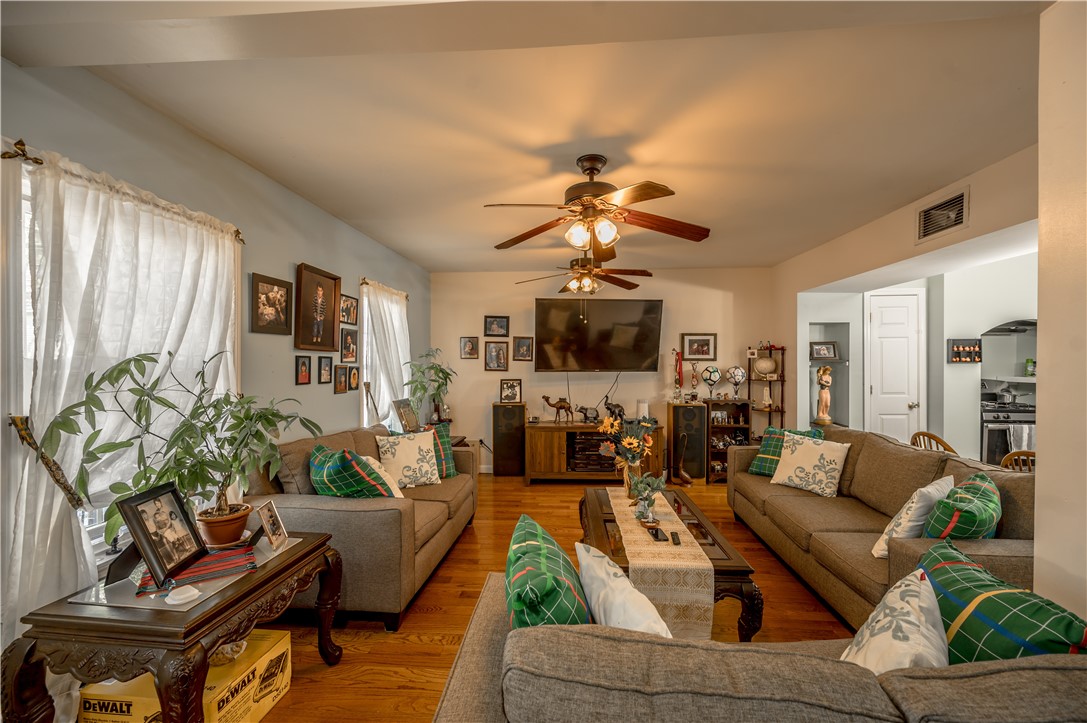8 Arnold Avenue