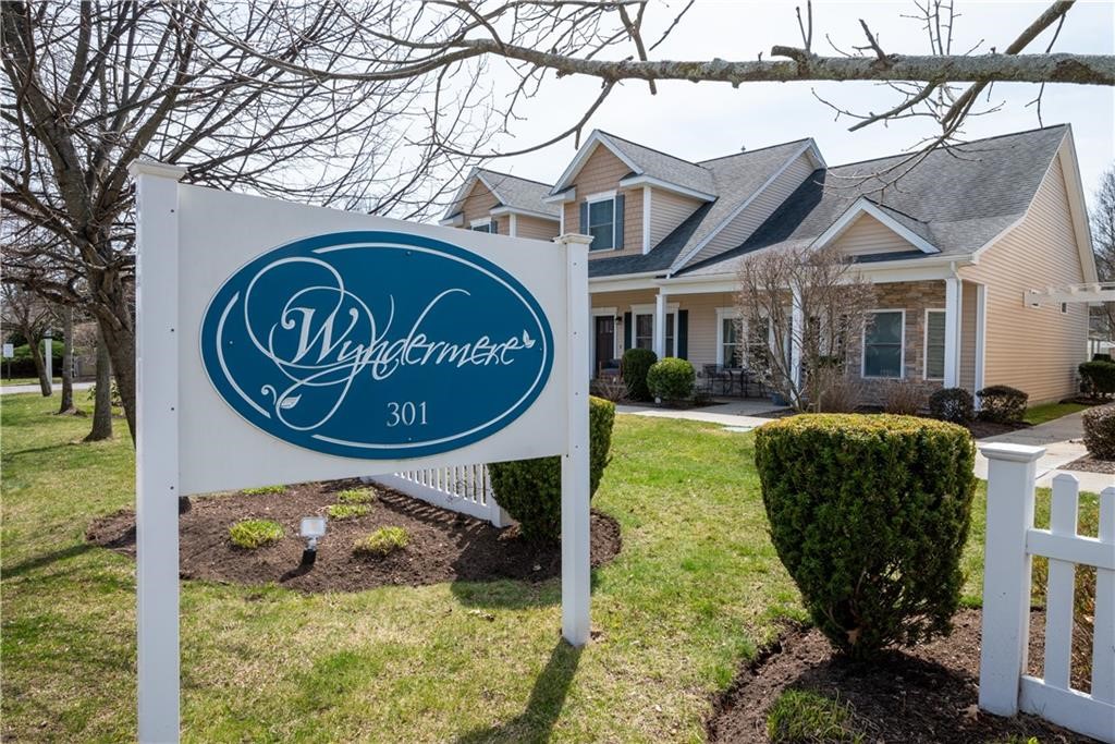 301 West Shore Road 19